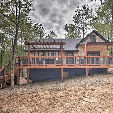 Modern Broken Bow Cabin Large Deck, Bbq And Pergola Экстерьер фото
